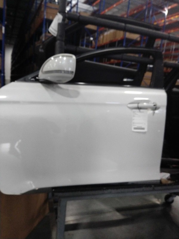 2015 Kia K900 Left Front Door White OEM Used 490328 94K Miles