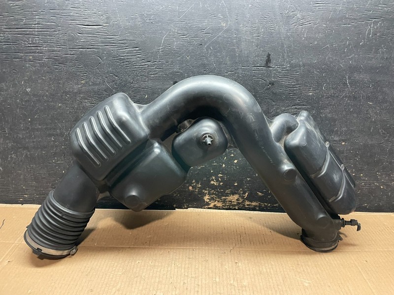 2011 - 2013 Dodge Durango 3.6L Resonator Air Intake Tube Y1797 DG