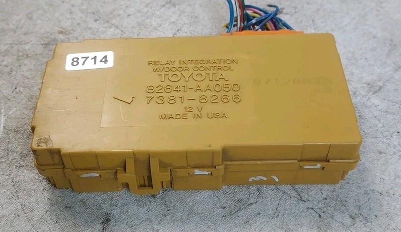 1992-2001 Toyota Camry Body Control Relay Integration Module BCM 82641-AA050 OEM
