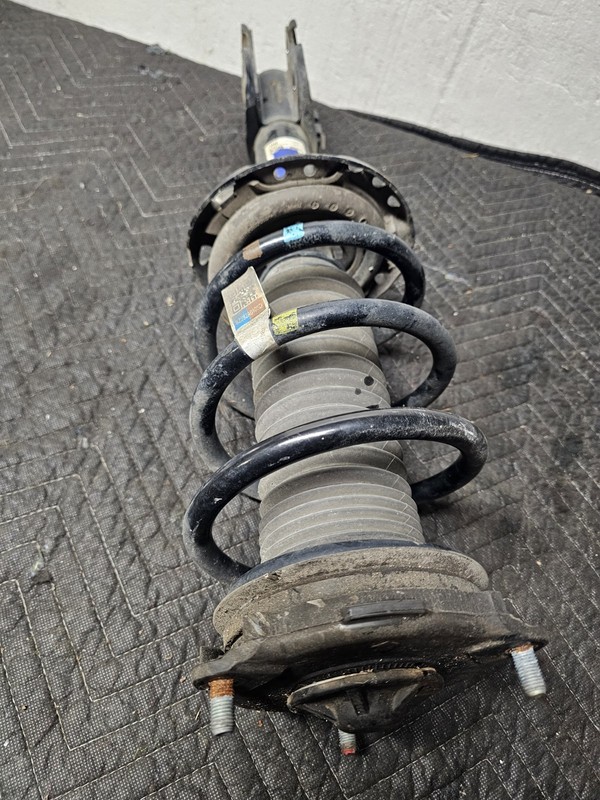 2017 Kia Sorento LX Right Hand Front Strut