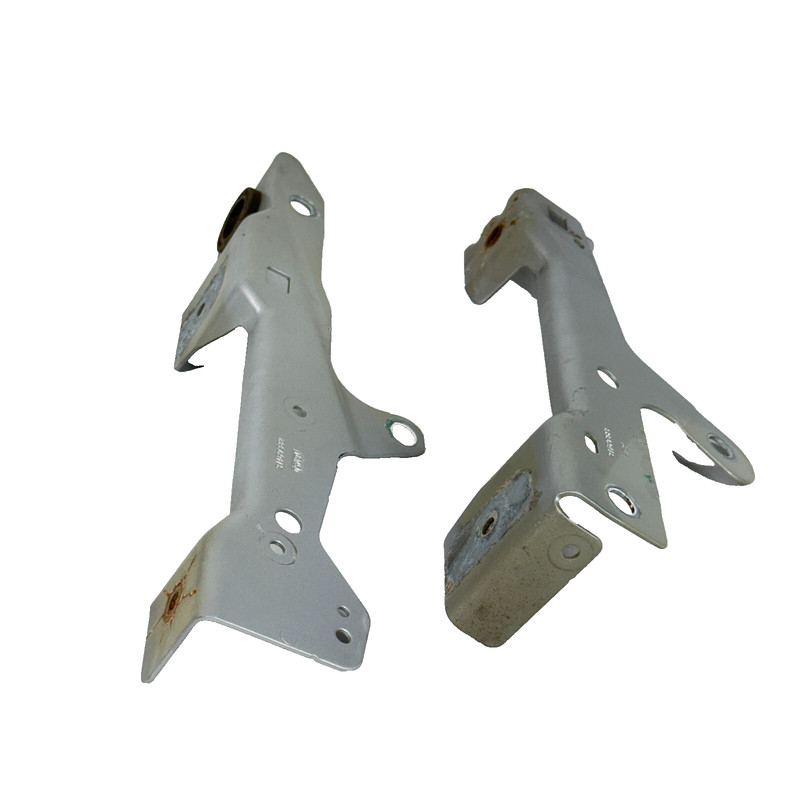 📌 2019-2022 VOLVO XC40 FENDER WING HOLDER BRACKET SET 31469383 / 31469382 OEM