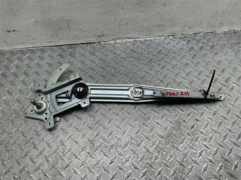 2004-2012 GMC CANYON FRONT RIGHT DOOR MANUAL WINDOW REGULATOR OEM 125-00187R