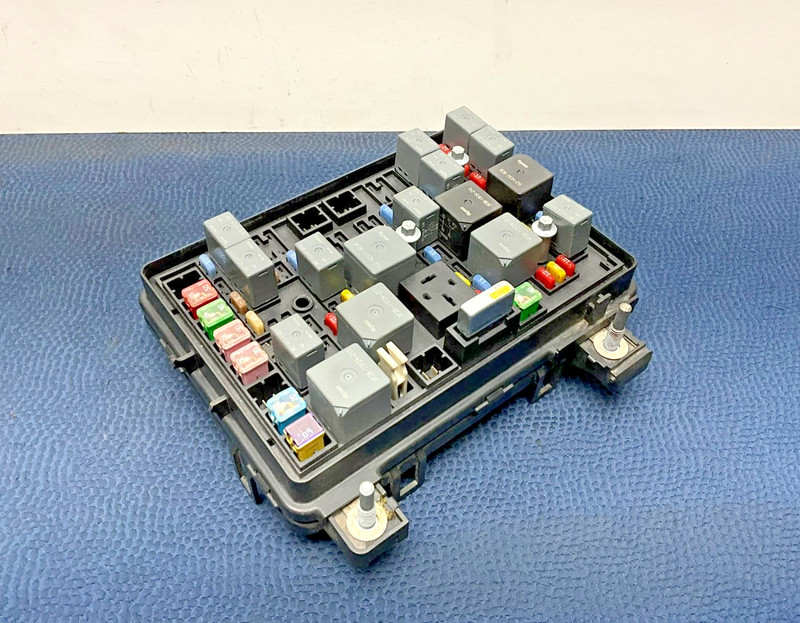 07–09 Saturn Sky Pontiac Solstice 2.0L Engine Bay Fuse Relay Box OEM 69K Miles