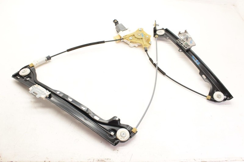 08-13 BMW M3 4.0L Passenger Right Front Window Regulator and Motor 985011104