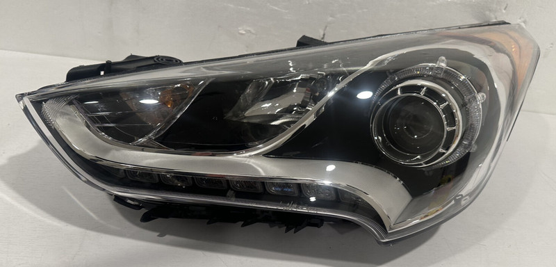 2012-17 HYUNDAI VELOSTER HEADLIGHT LH PART# 92101-2V