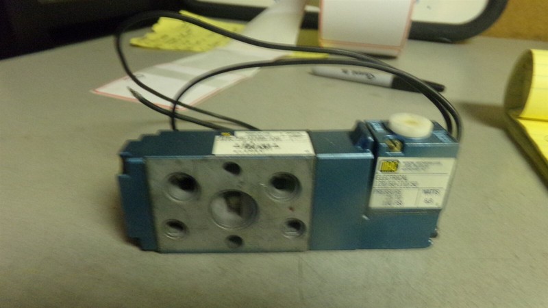 MAC 811C-PM-111BA-122 Valve *FREE SHIPPING*
