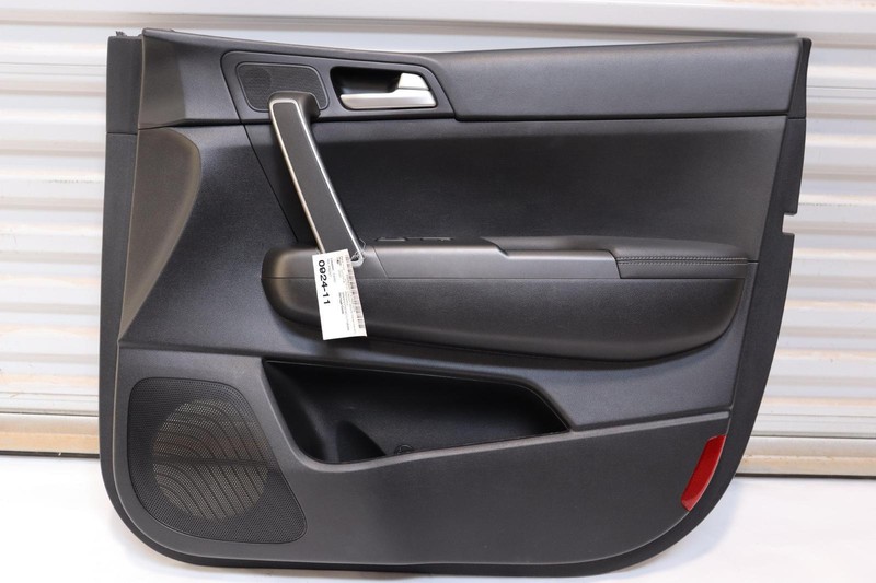 2017-2022 KIA SPORTAGE FRONT RIGHT PASSENGER SIDE DOOR PANEL TRIM COVER OEM