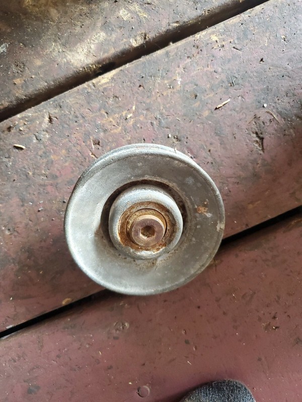 1969 - 1976 Mercedes 250C W114 2.8L OEM A/C Drive Belt Idler Pulley