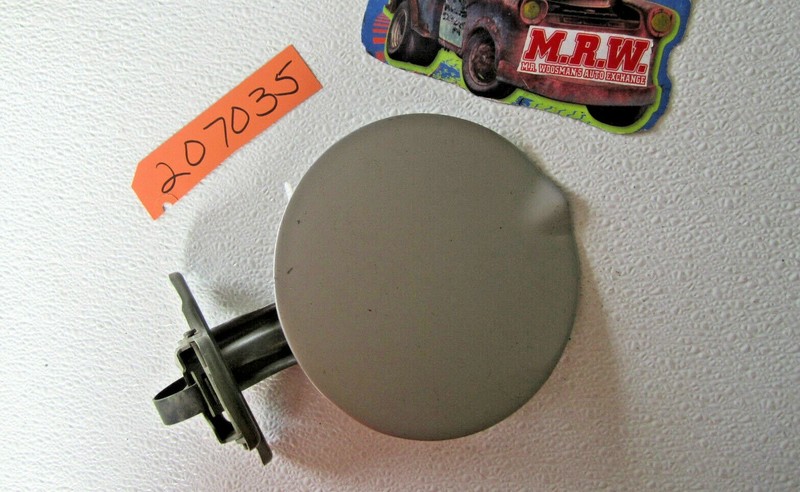 GAS TANK DOOR FUEL FILLER COVER SILVER CROWN VIC 98 00 01 02 99 GRAND MARQUIS
