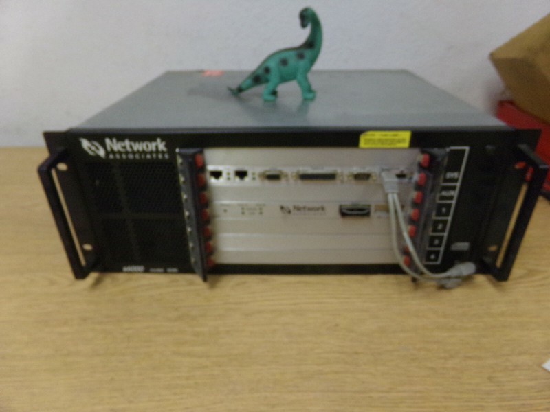 Network Associates Montoring Chassis S600 Model 6040 GM SPO GM00536231 114761