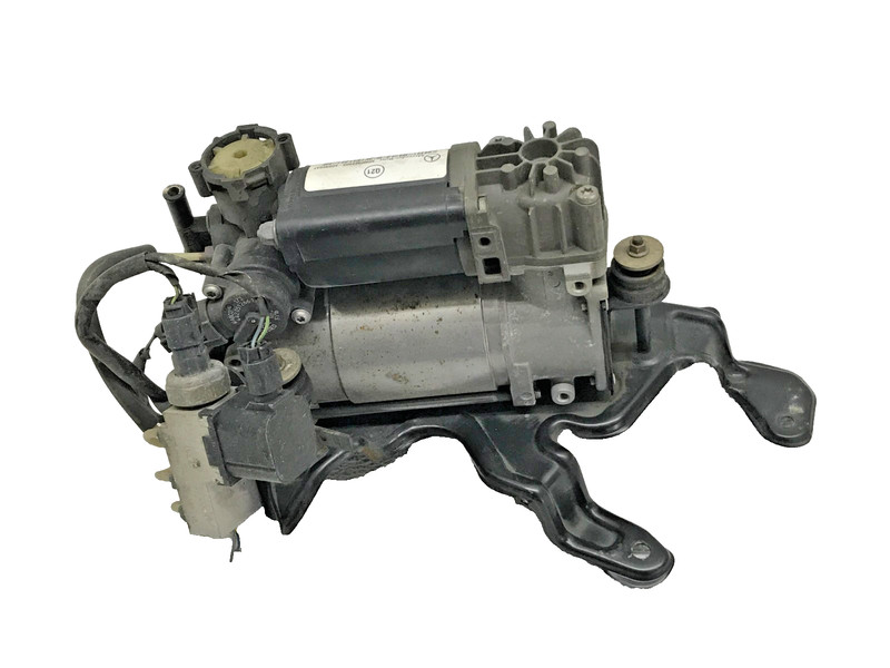 03 - 11 Mercedes W211 E500 Air Airmatic Suspension Compressor Pump OEM