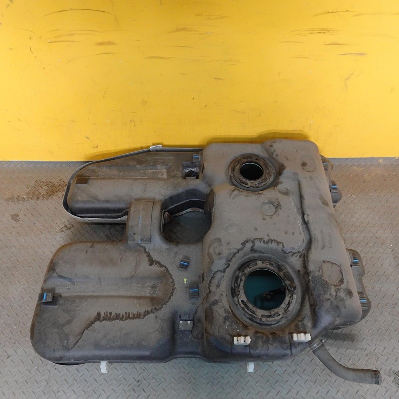 2020-2024 BUICK ENCLAVE Gas Fuel Tank Reservoir W/ Heat Shield Oem 84867692