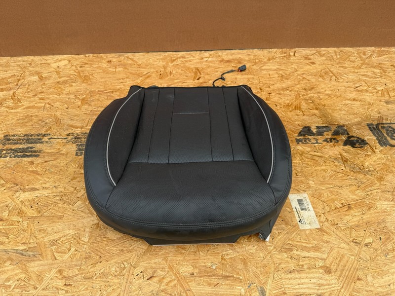 HYUNDAI GENESIS SEDAN & G80 2015-2020 OEM FRONT RIGHT PASSENGER LOWER SEAT BLACK