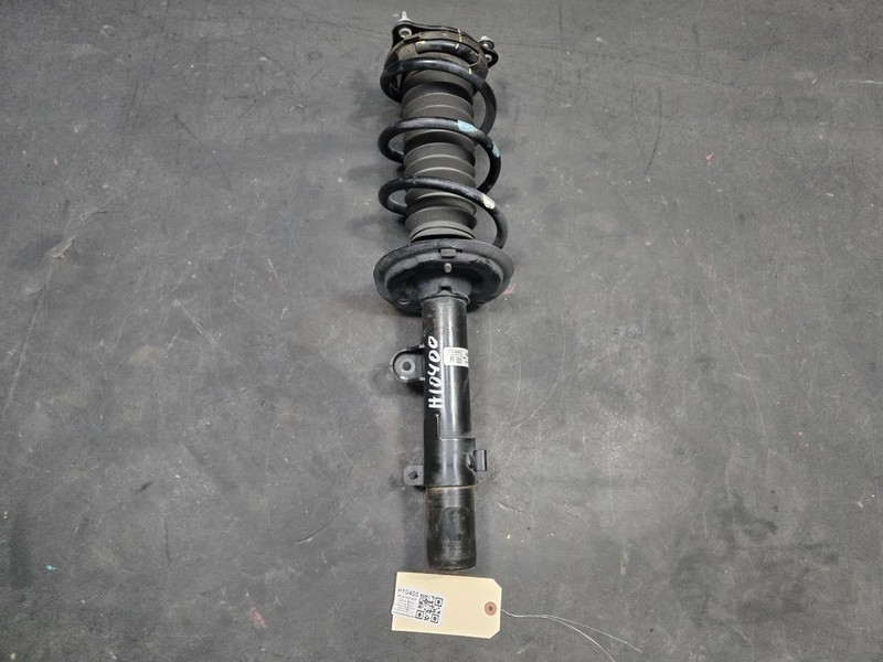 Front Right Strut w/ Spring 2019 Honda CR-V 51610-TLB-A04 2017 2018