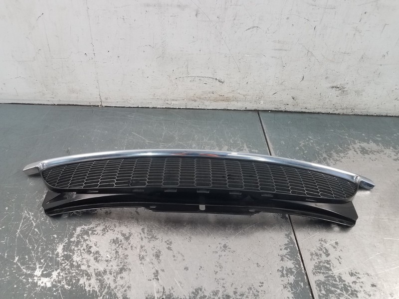 2009 Mini John Cooper Works Front Upper Grill #7162 VV5