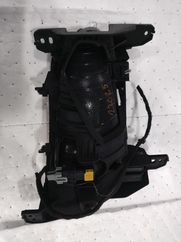 2020 BUICK ENCORE Right Fog Light Assembly Black OEM 634480 52K Miles