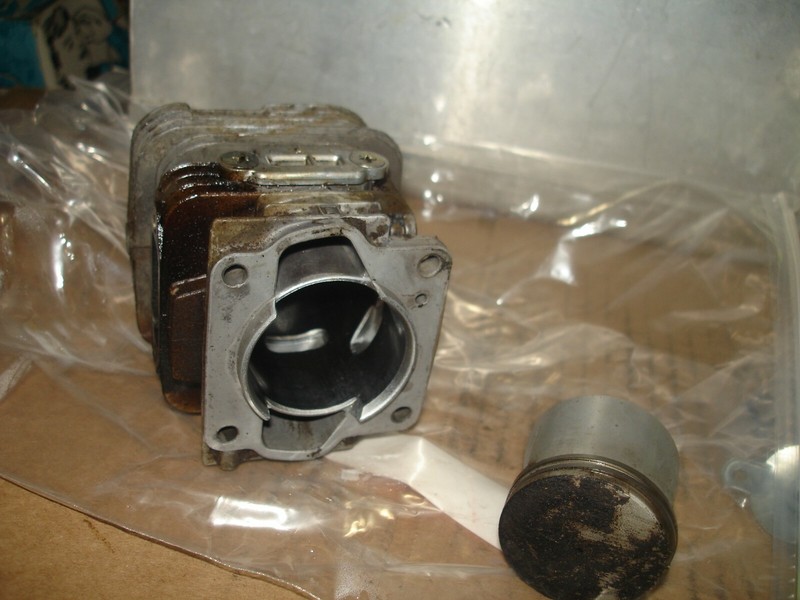 John Deere 50v piston and cylinderchainsaw part only bin 349