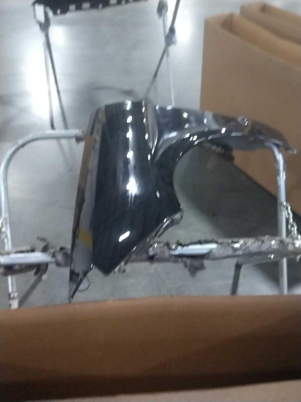 2015 Mercedes ML-Class Left Fender Black OEM Part 424849, 110K Miles