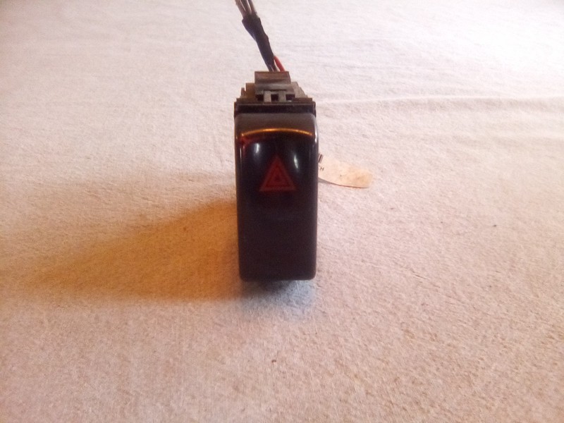 Peterbilt P27-1133-026 Hazard Switch W/Connector