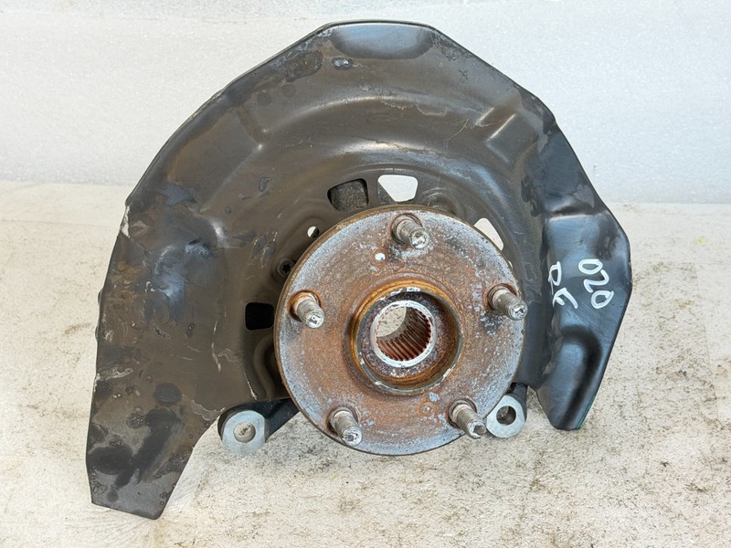2004-2006 Lexus Es330 Passenger Front Spindle Knuckle OEM #020 112K MILES