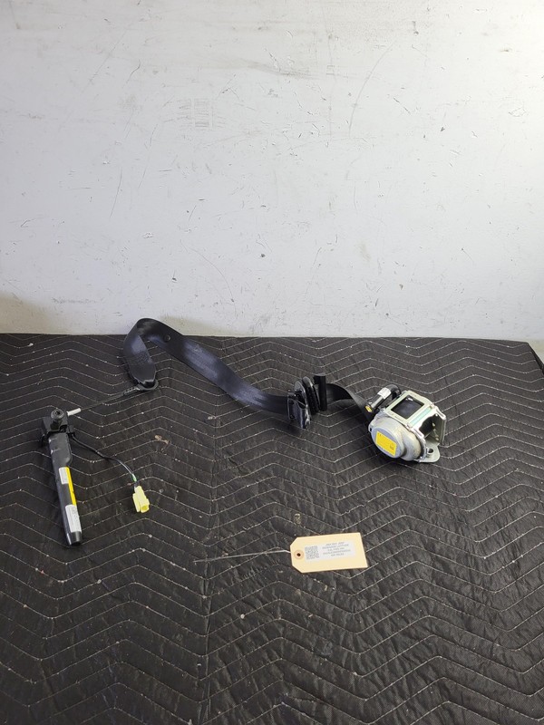 2021-2023 Jeep Renegade Right Passenger Front Seat Belt Retractor OEM 34168584A