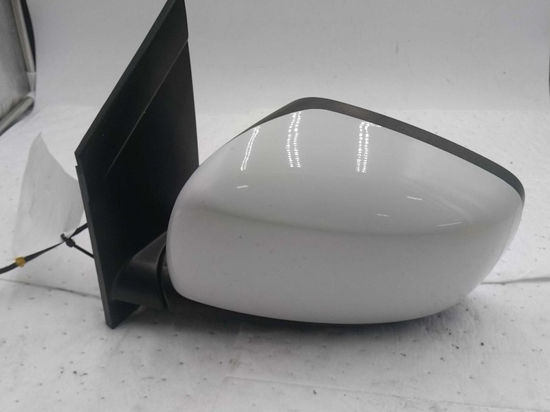 2015 Chrysler Town & Country Left Door Mirror Assembly White OEM 99801