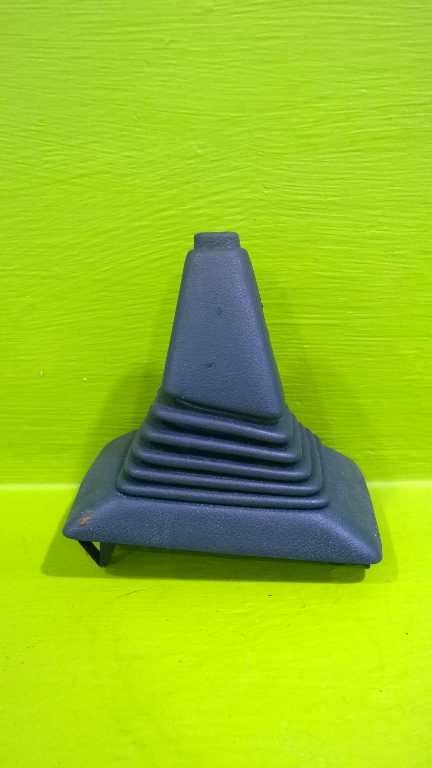 91 CAMRY FLOOR GEAR SHIFT SHIFTER BOOT OEM 3736-10