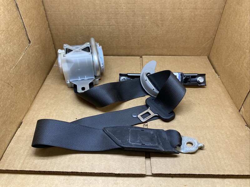 13-17 Honda Accord Sedan Front Right Passenger Side Seat Belt Seatbelt Retractor