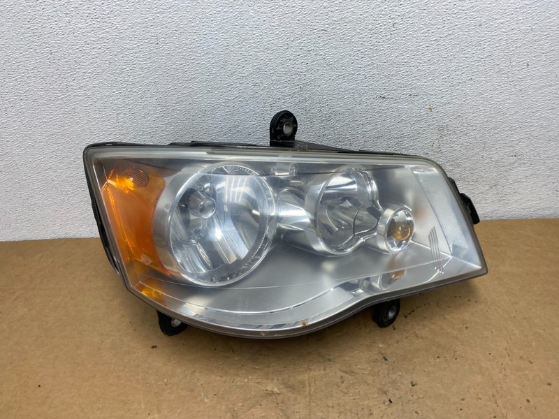 2011 to 2016 Chrysler Town and Country Right Passenger Headlight AD5220 DW