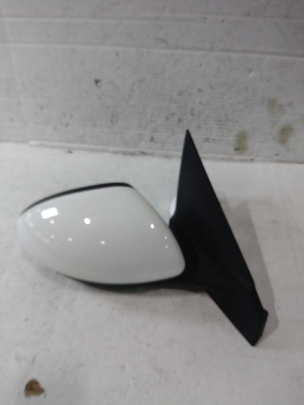 2020 Nissan Sentra Right Door Mirror Assembly White OEM Used 718982 82K Miles