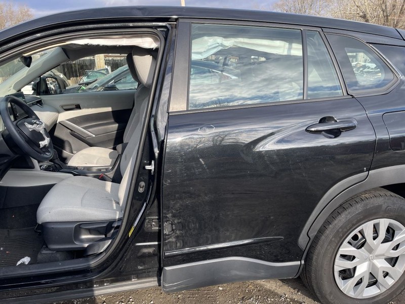 22-23 TOYOTA COROLLA CROSS LEFT ROCKER W/POST BLACK PC:D11 2.0L AWD 62K L 63266