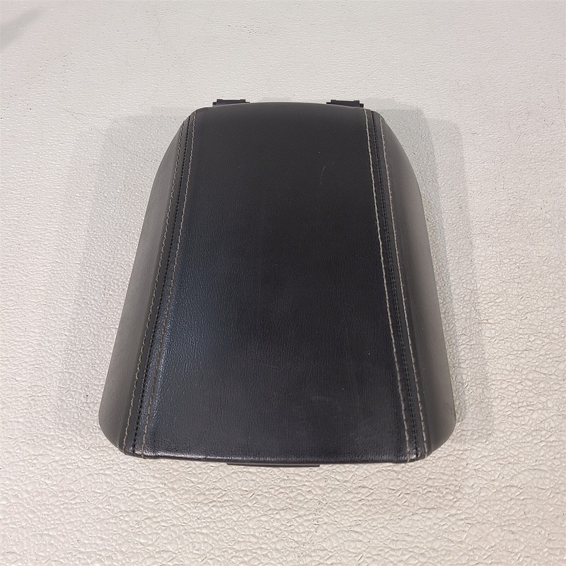 10-15 Camaro Ss Coupe Center Console Arm Rest Stitched Aa7438