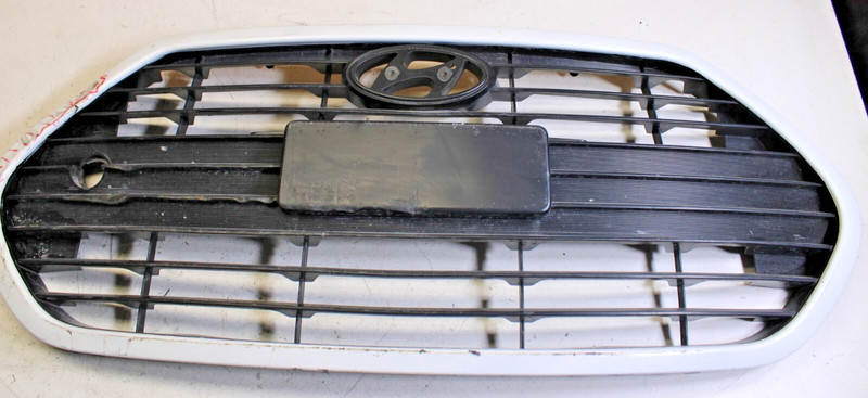 13-17 HYUNDAI VELOSTER FRONT OEM GRILL GRILLE WHITE