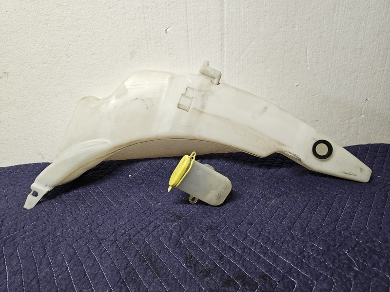 Wash Reservoir With Wiper Fits 10-13 TRANSIT CONNECT