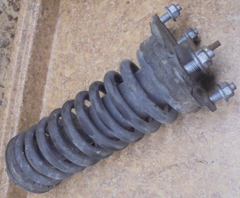 2003 Jeep Liberty Sport 3.7L 3.7 Right Front Shock Strut Suspension Spring 03