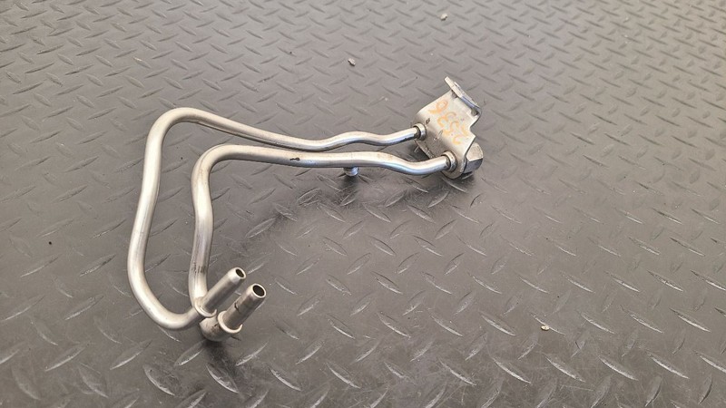 96-05 Chevrolet Astro Van 4.3L Fuel Injection Feed And Return Pipe OEM 17113214