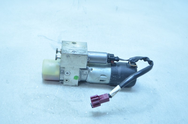 07-09 MERCEDES X164 GL CLASS REAR TRUNK TAILGATE HYDRAULIC PUMP OEM