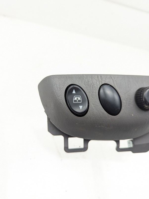 2001-2004 Toyota Sequoia Rear Window Control OEM