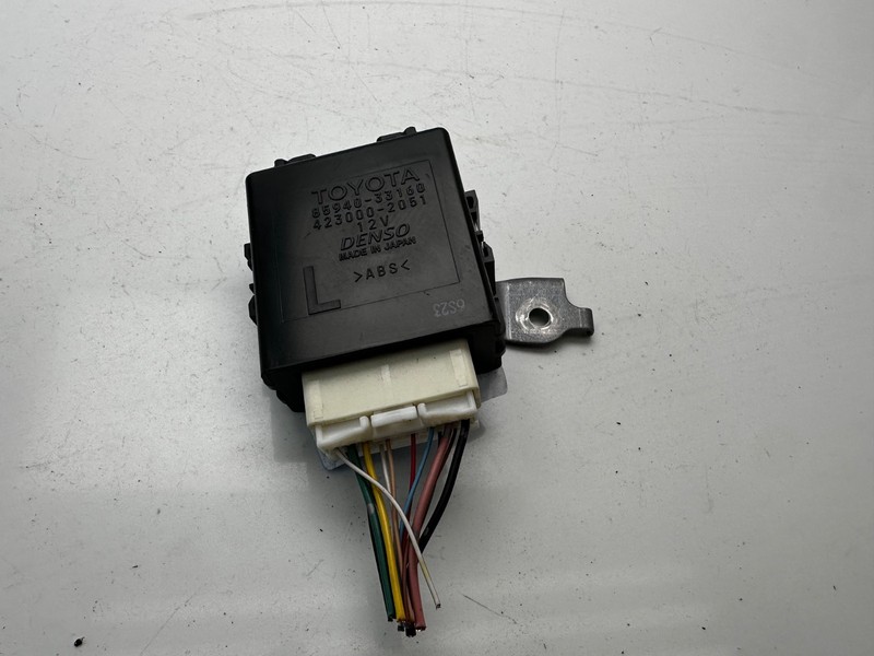 2015 TOYOTA AVALON FRONT WIPER RELAY COMPUTER CONTROL MODULE 85940 33160 OEM