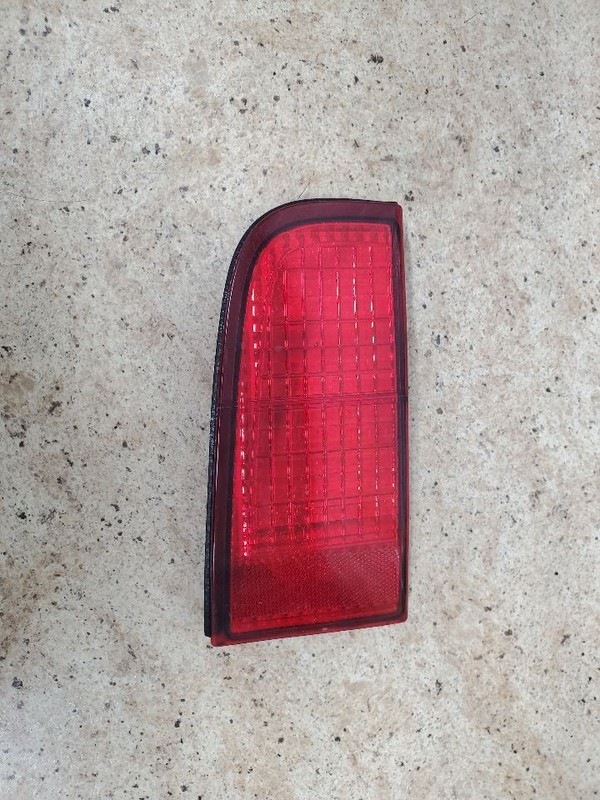 Passenger Tail Light All Red Lens Lid Mounted Fits 04-05 LINCOLN LS 306946