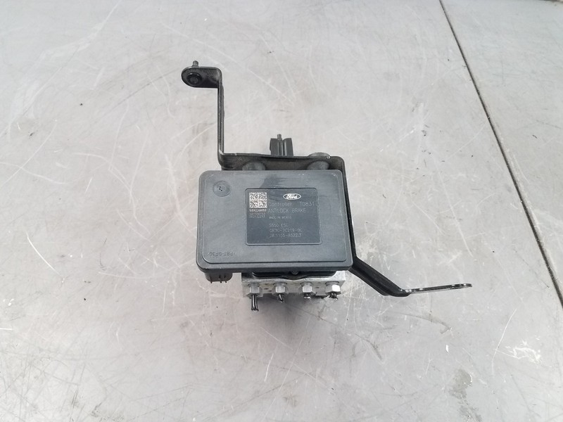 2016 Ford Mustang Shelby GT350 ABS Brake Pump Module #0638 VV1