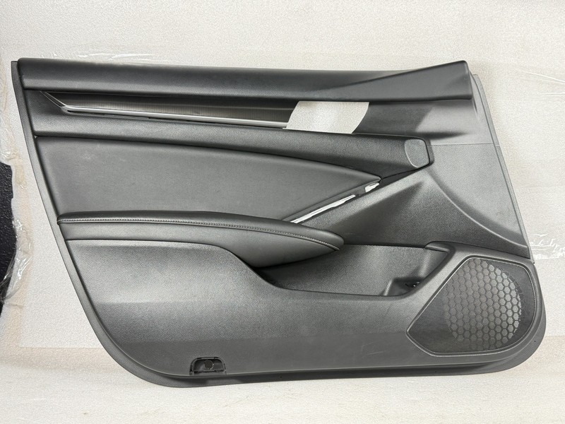 2018-2021 HONDA ACCORD FRONT LEFT DRIVER SIDE DOOR PANEL TRIM COVER OEM