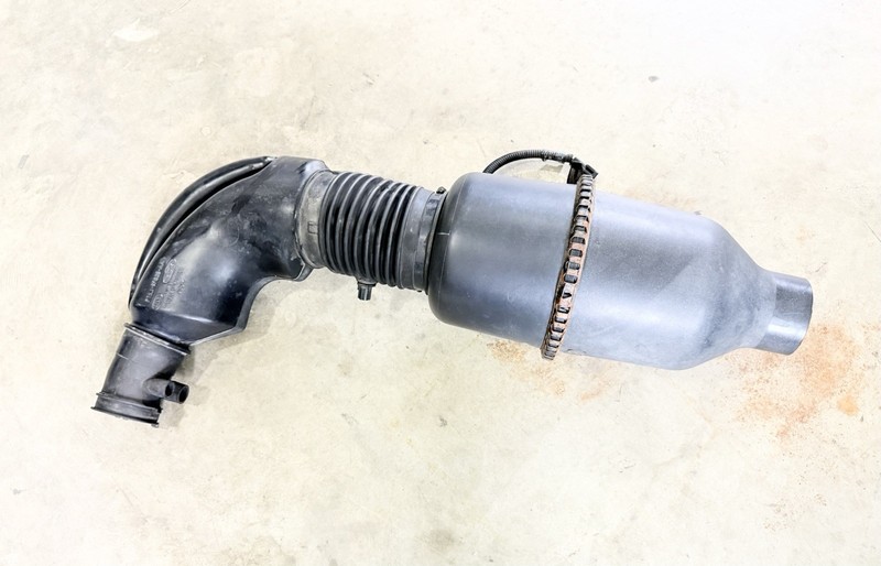 1999-2003 FORD F150 4.6L 5.4L AIR CLEANER INTAKE RESONATOR TUBE F75U-9F805-AA
