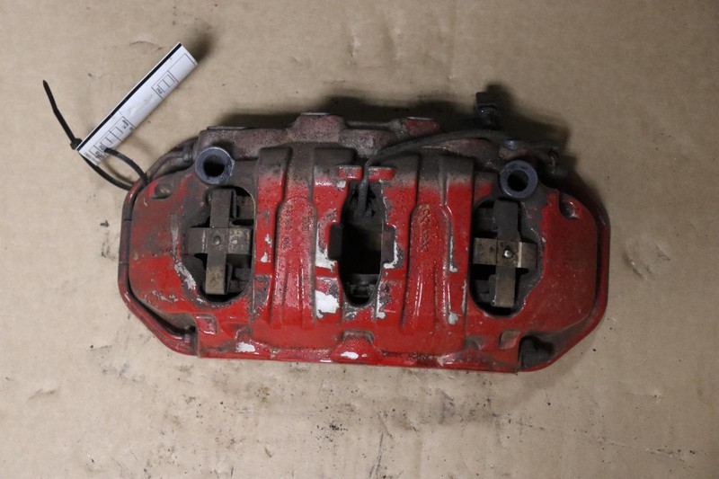 2015-2016 PORSCHE MACAN S FRONT RIGHT PASSENGER SIDE BRAKE CALIPER BREMBO OEM