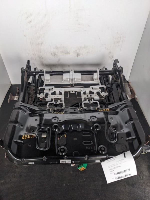 2017-25 CHRYSLER PACIFICA FRONT LEFT DRIVER SEAT LOWER TRACK FRAME W/ MO 1184325