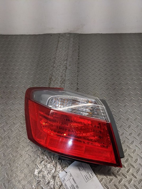 Driver Tail Light Sedan Quarter Mounted Fits 13-15 ACCORD 1143774