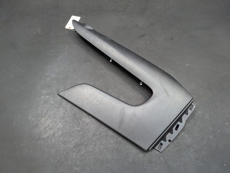 Center Console Right Side Trim Cover 2018 Nissan Pathfinder 68930-9PJ0A 16 - 20
