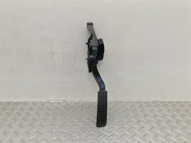 2012 CHEVROLET TRAVERSE ACCELERATOR PEDAL OEM 22802046