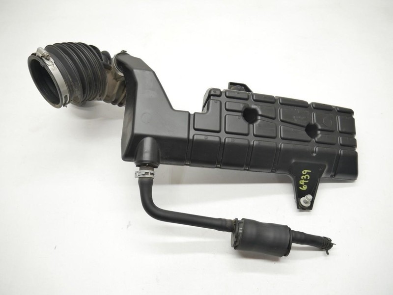 2018-2024 BUICK ENCLAVE MOTOR ENGINE AIR CLEANER DUCT RESONATOR OUTLET OEM