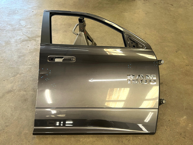 ⭐2009-2024 RAM 1500 FRONT RIGHT RH SIDE DOOR PANEL SHELL COVER GRAY OEM LOT2619